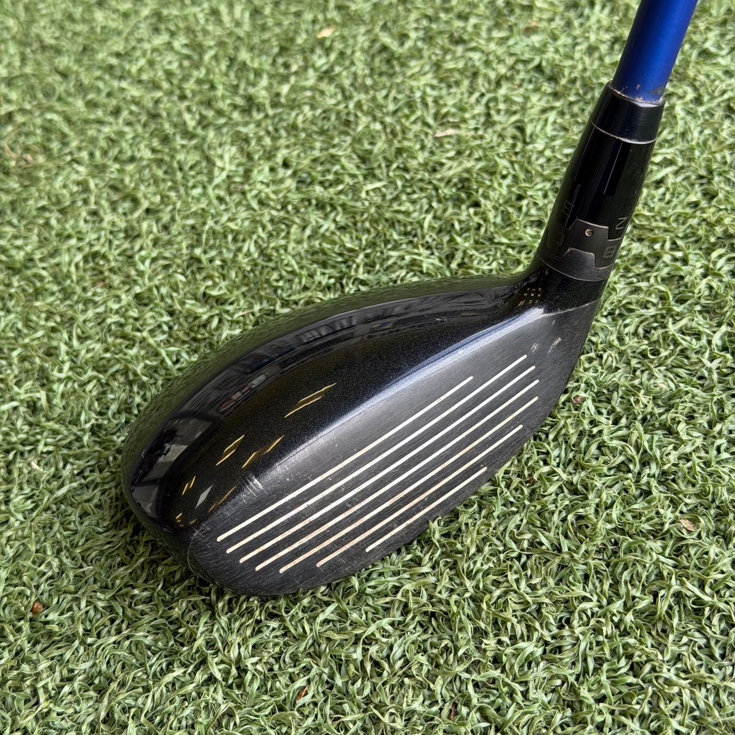 Titleist 913H #3 Hybrid / 19 Degree / Stiff Flex
