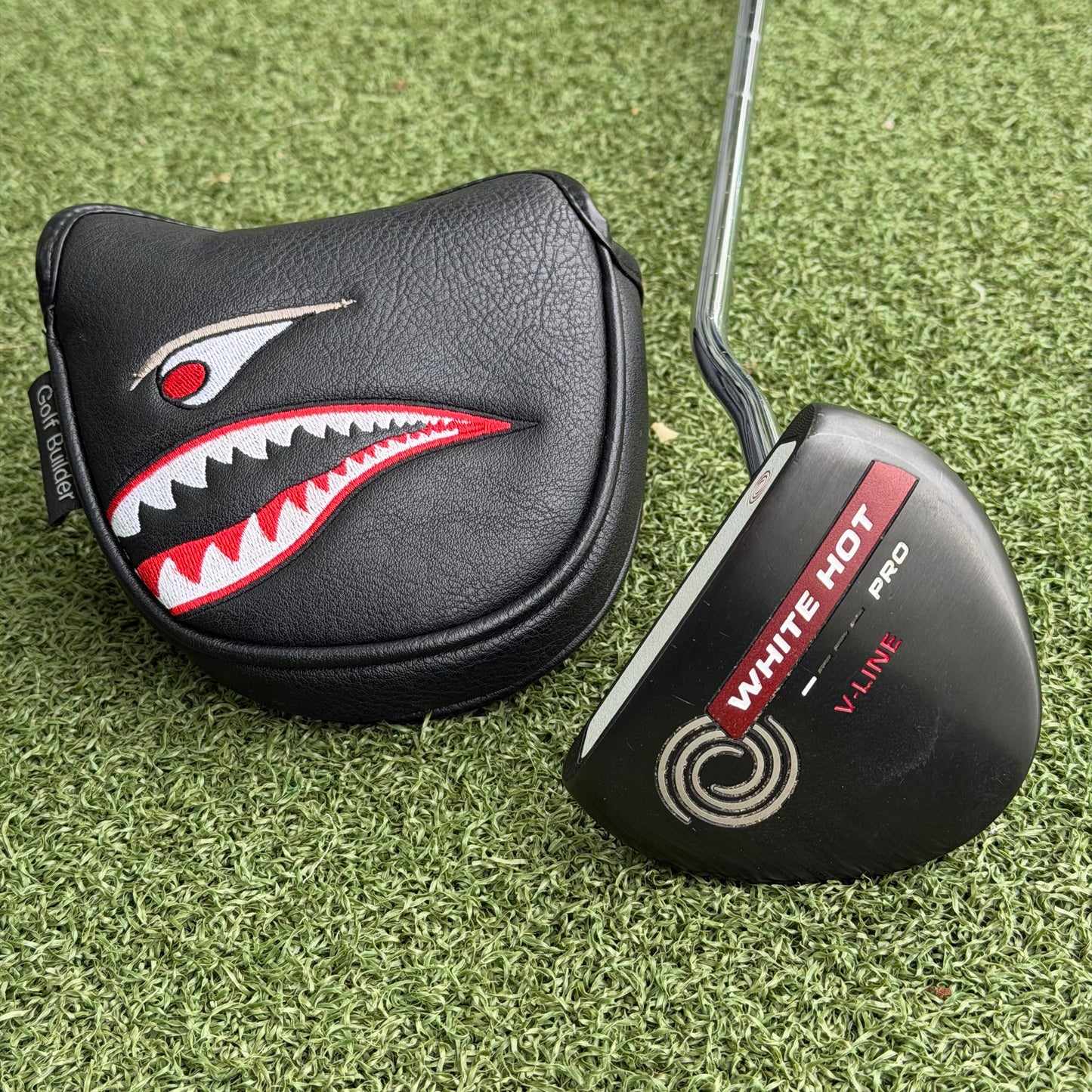 Odyssey White Hot Pro V-Line Putter / 34 Inch