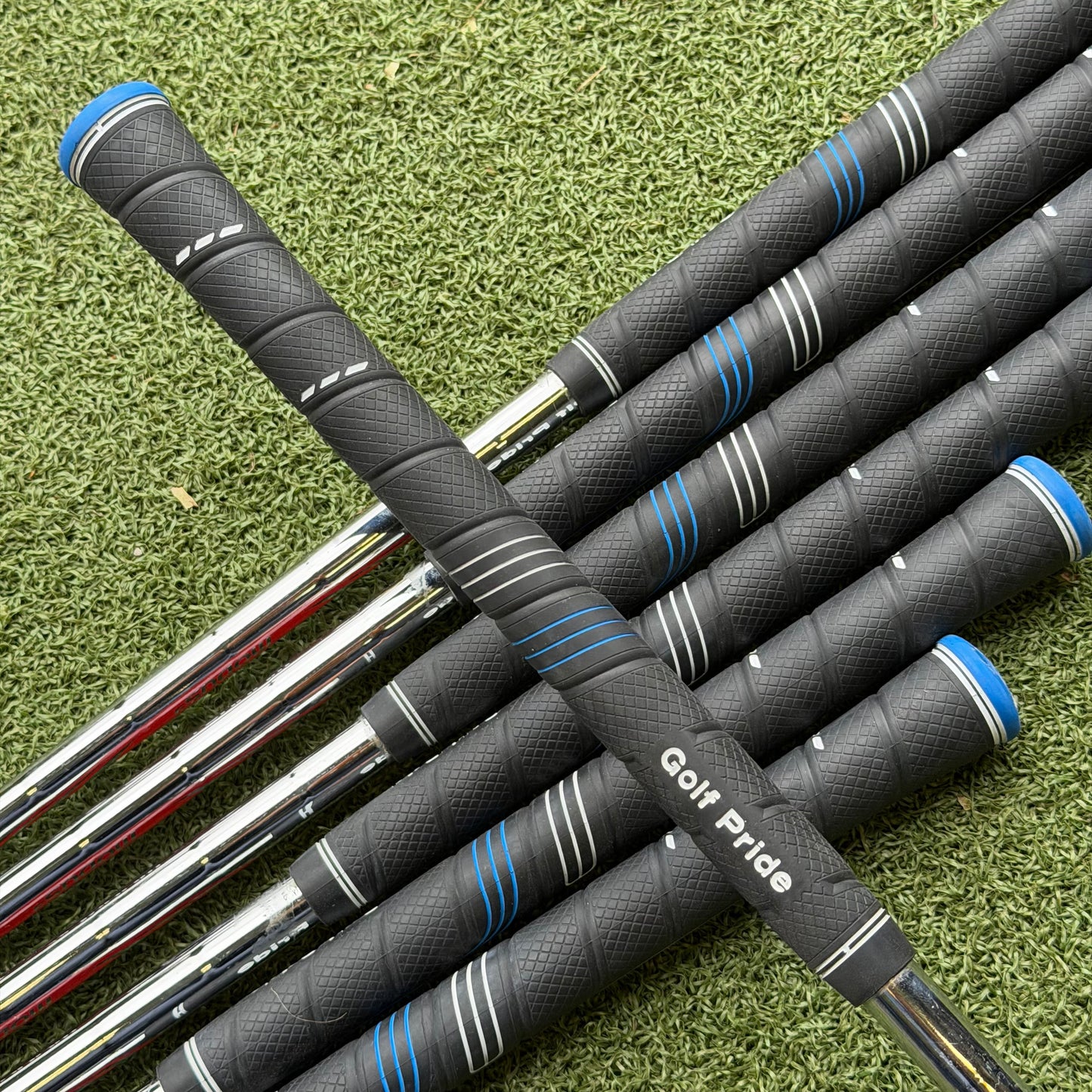Mizuno JPX 900 Forged Hot Metal Combo Iron Set / 4-PW / Regular Flex