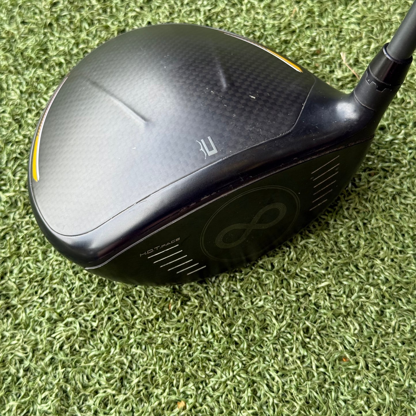 Cobra KING LTDx Golf Driver / 9 Degree / Stiff Flex