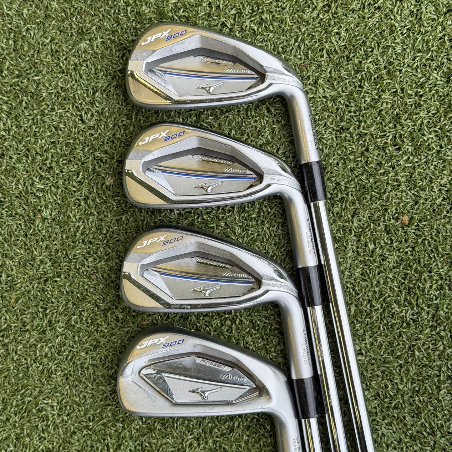 Mizuno JPX 900 Forged Hot Metal Combo Iron Set / 4-PW / Regular Flex