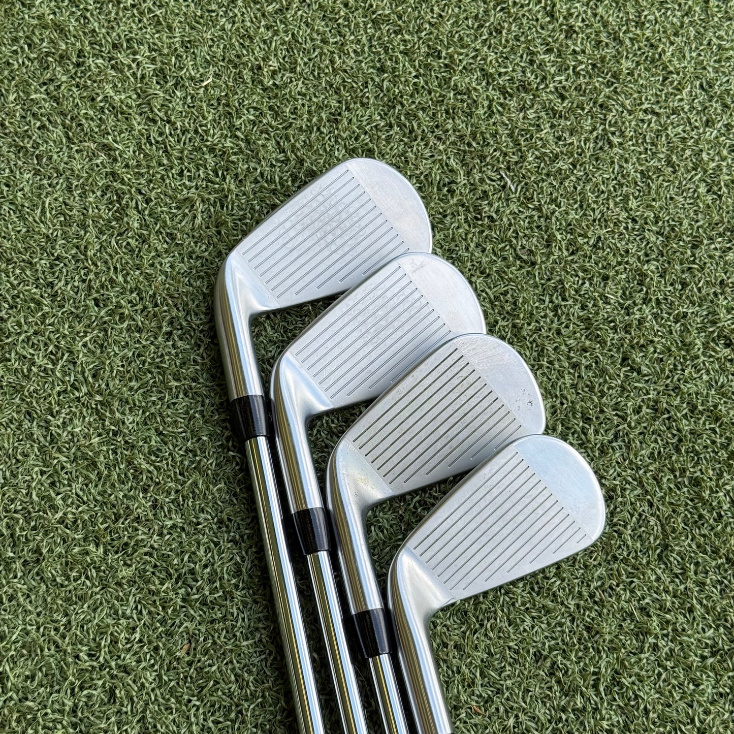 Titleist T100 2021 Iron Set / 4-PW / Stiff Flex