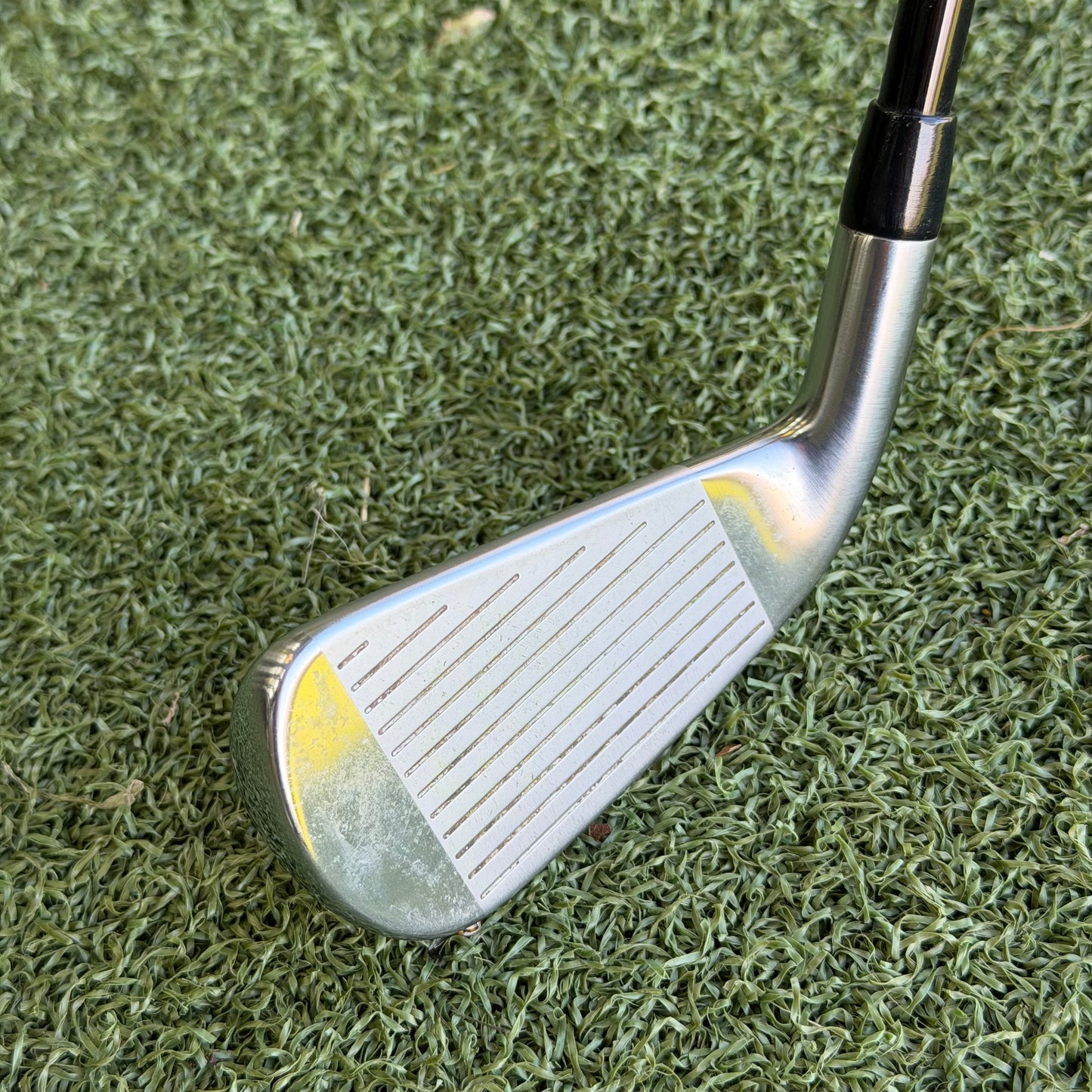 Titleist U505 #2 Utility Iron / 18 Degree / Stiff Flex