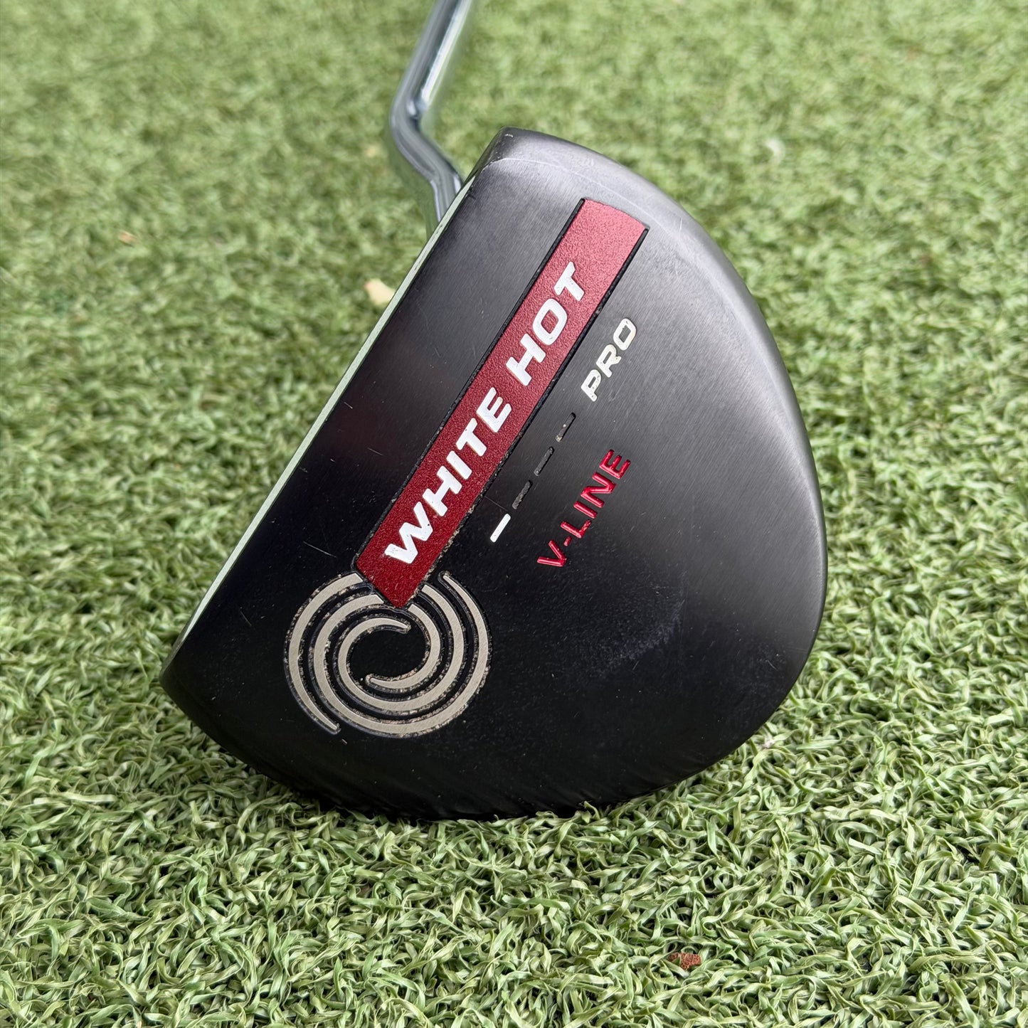 Odyssey White Hot Pro V-Line Putter / 34 Inch