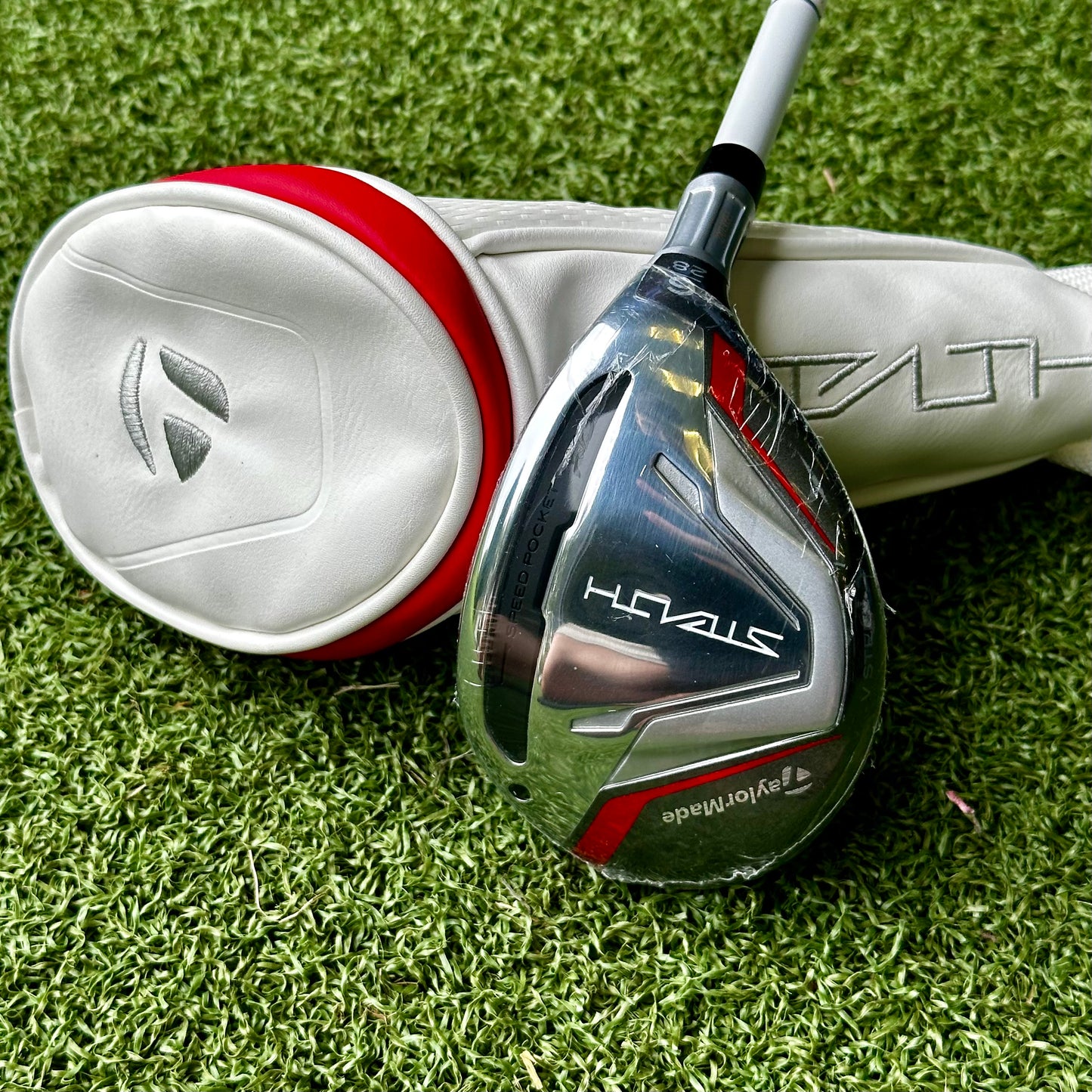 TaylorMade Stealth Ladies #6 Hybrid / 28 Degree / Ladies Flex