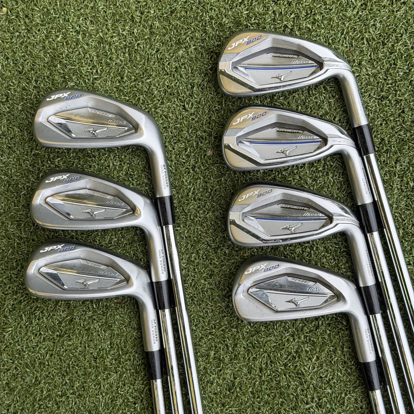 Mizuno JPX 900 Forged Hot Metal Combo Iron Set / 4-PW / Regular Flex