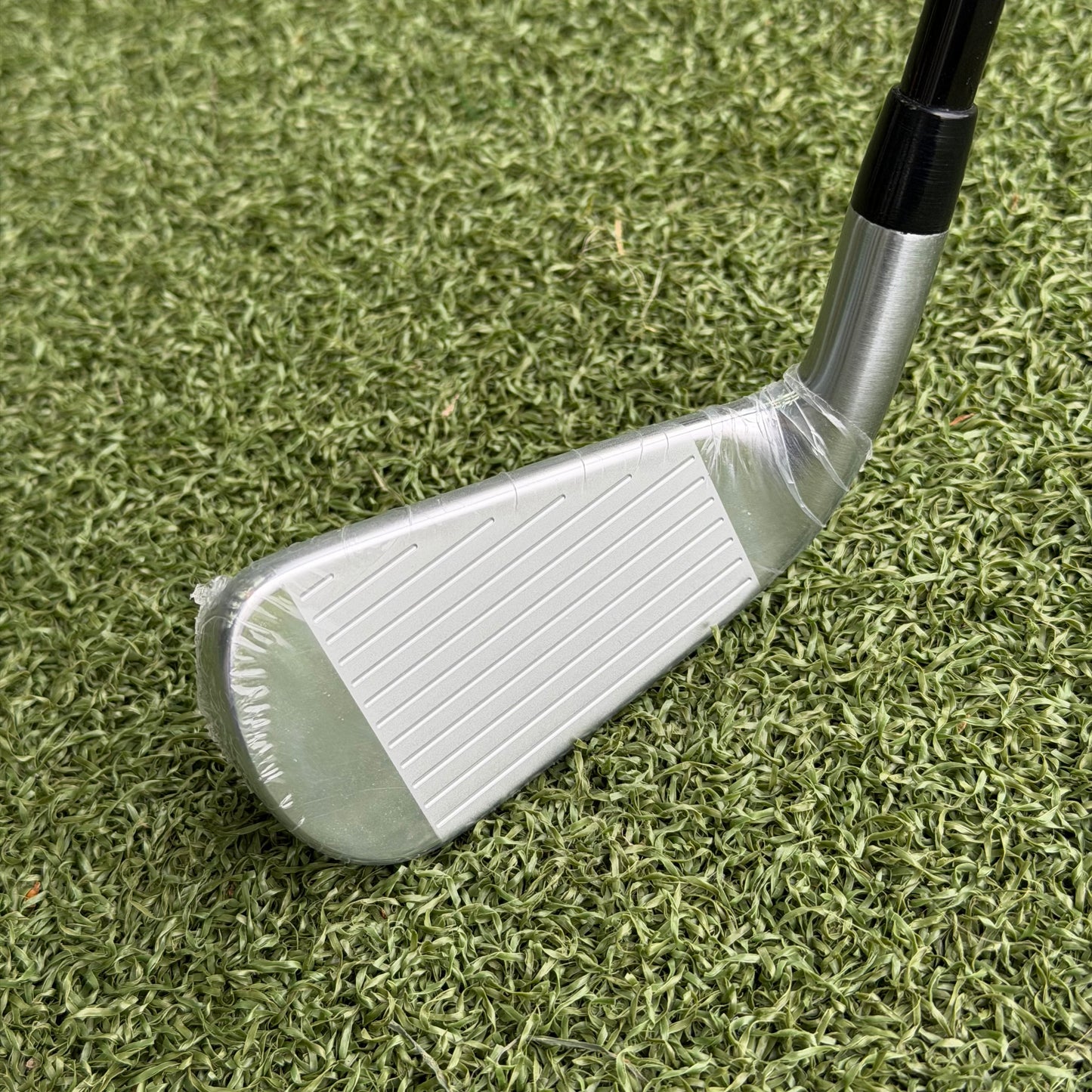 Titleist U505 #4 Utility Iron / 22 Degree / Regular Flex