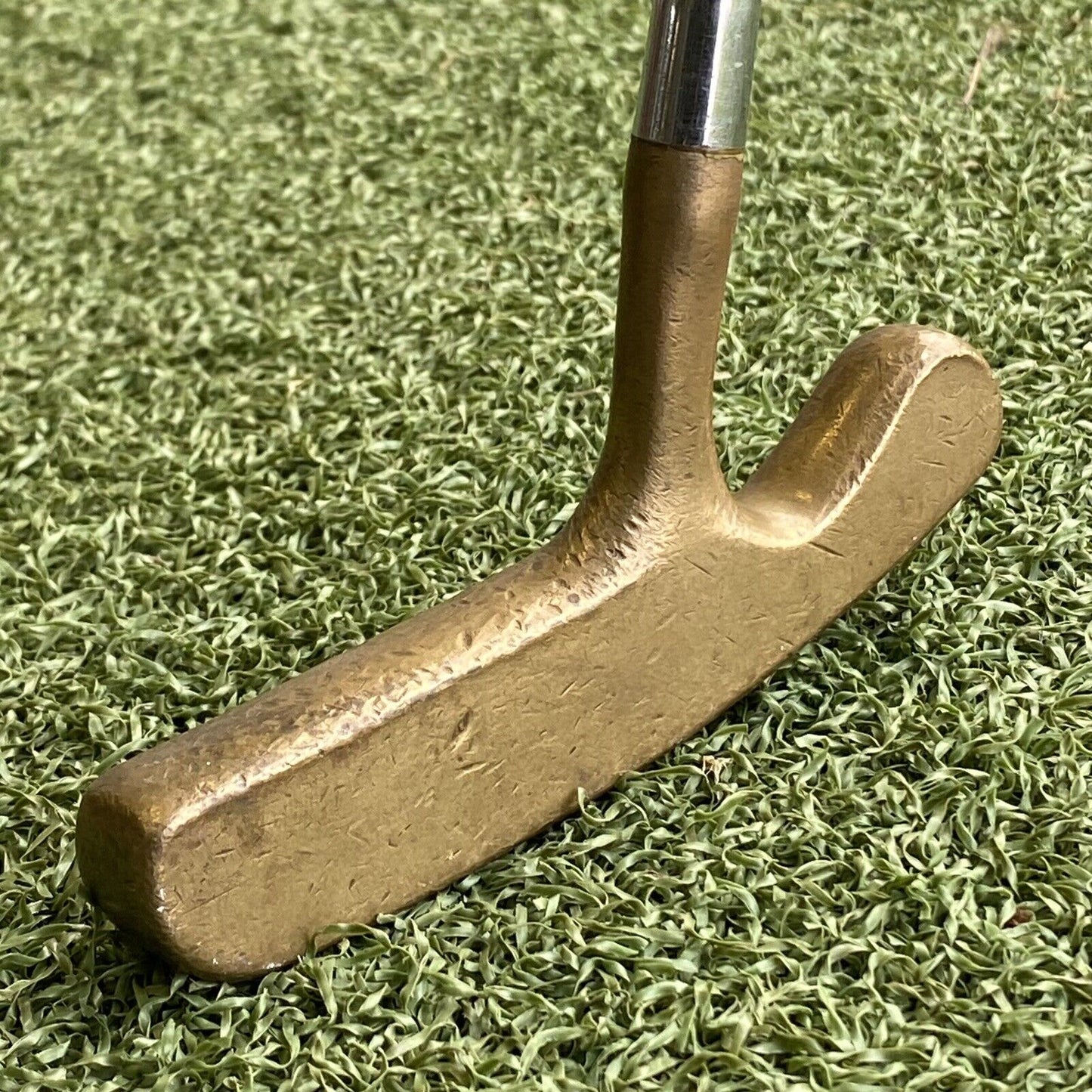 Acushnet Bulls Eye Putter - Pre Owned Golf