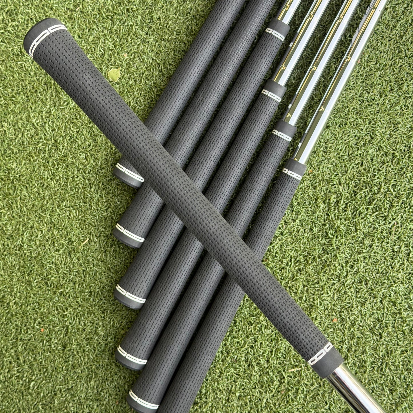 Titleist T100 2023 Iron Set / 4-PW / Stiff Flex