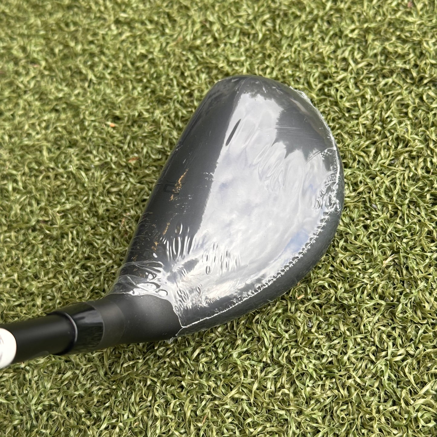 Cobra Darkspeed #4 Hybrid / 21 Degree / Senior Flex