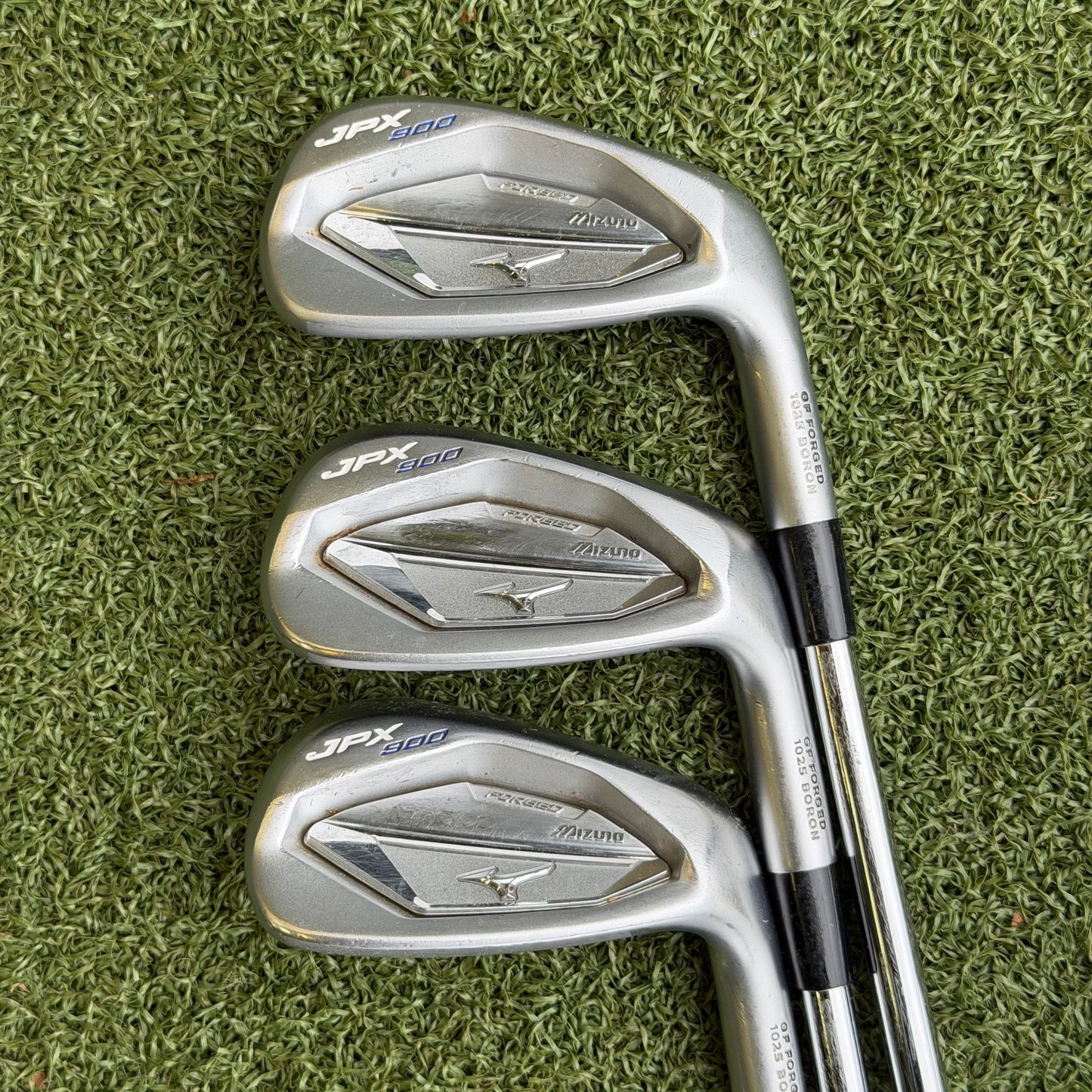 Mizuno JPX 900 Forged Hot Metal Combo Iron Set / 4-PW / Regular Flex