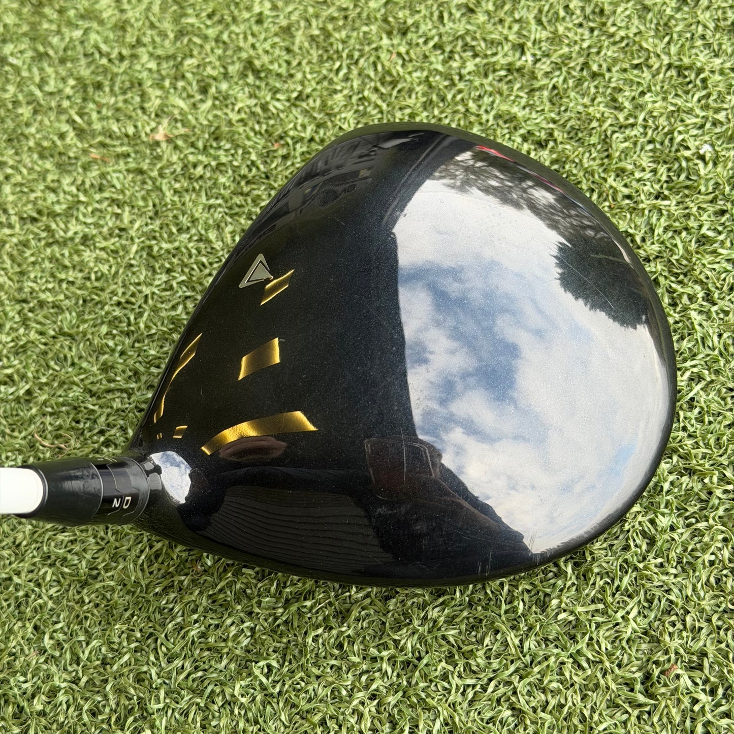 Titleist 915D2 Golf Driver / 9.5 Degree / Stiff Flex