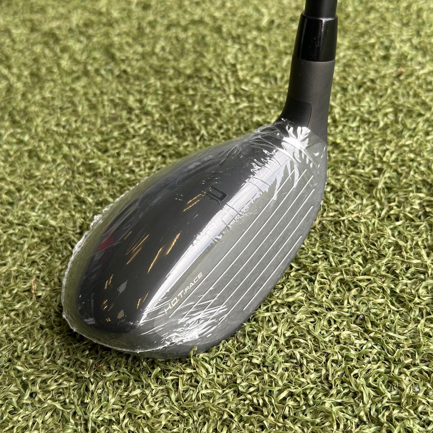 Cobra Darkspeed #4 Hybrid / 21 Degree / Senior Flex