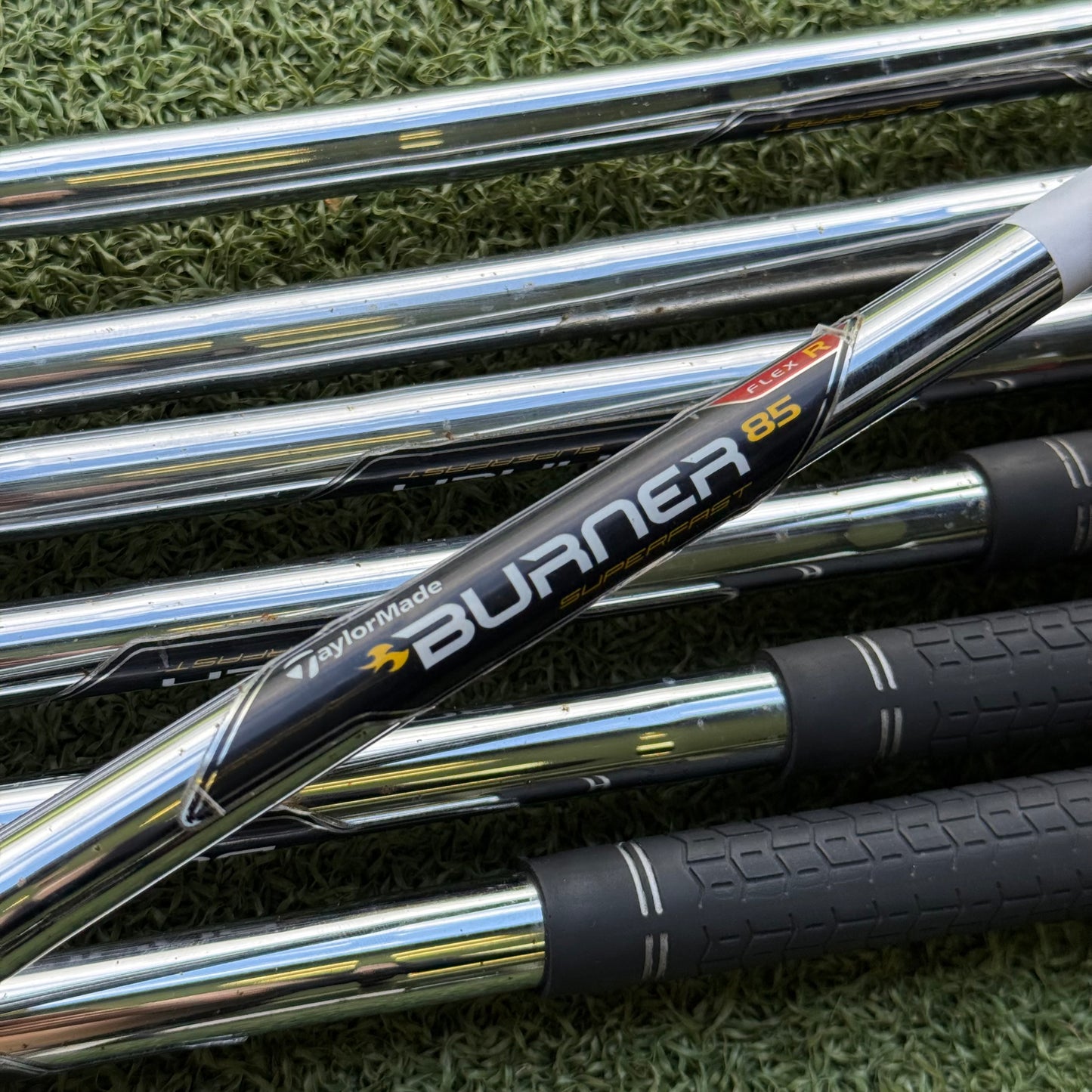 TaylorMade Burner / 4-PW Iron Set / Regular Flex