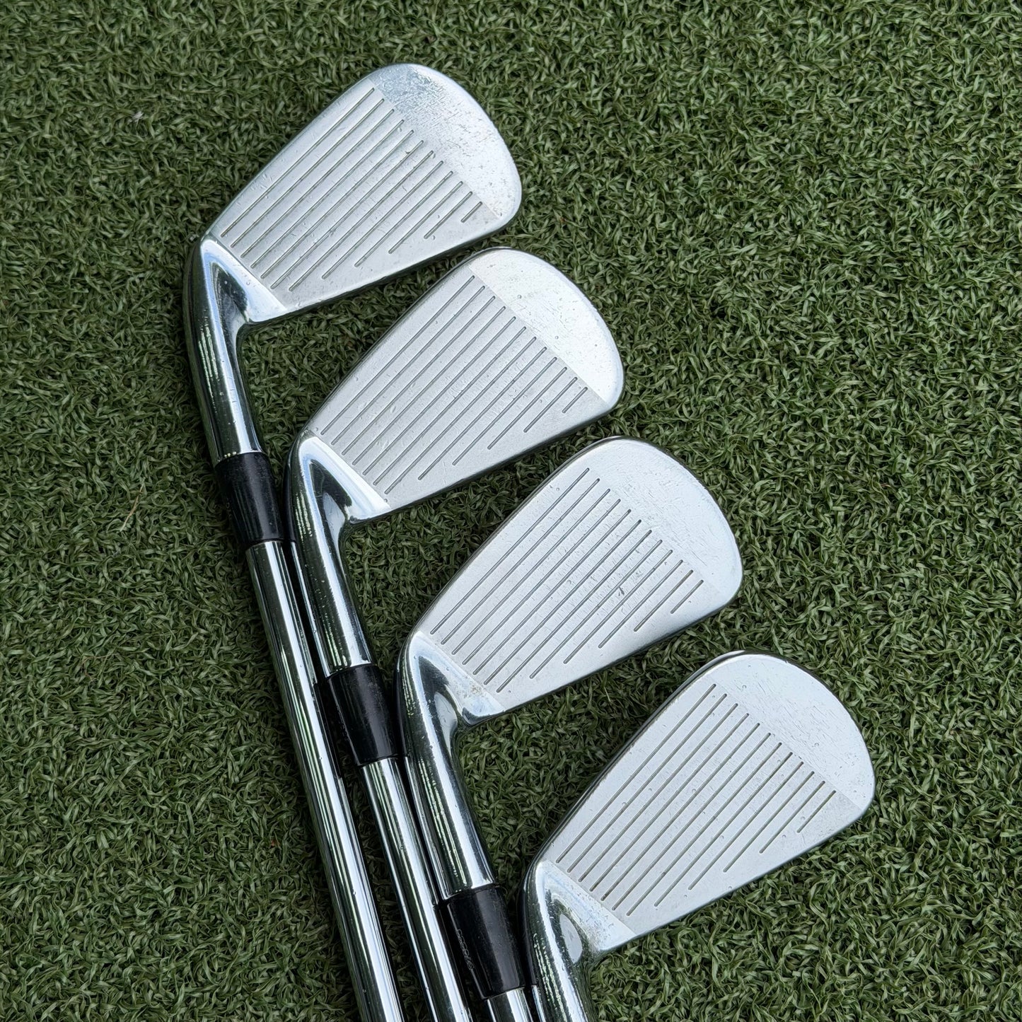Titleist AP2 (712) Golf Iron Set / 4-PW+W / Stiff Flex