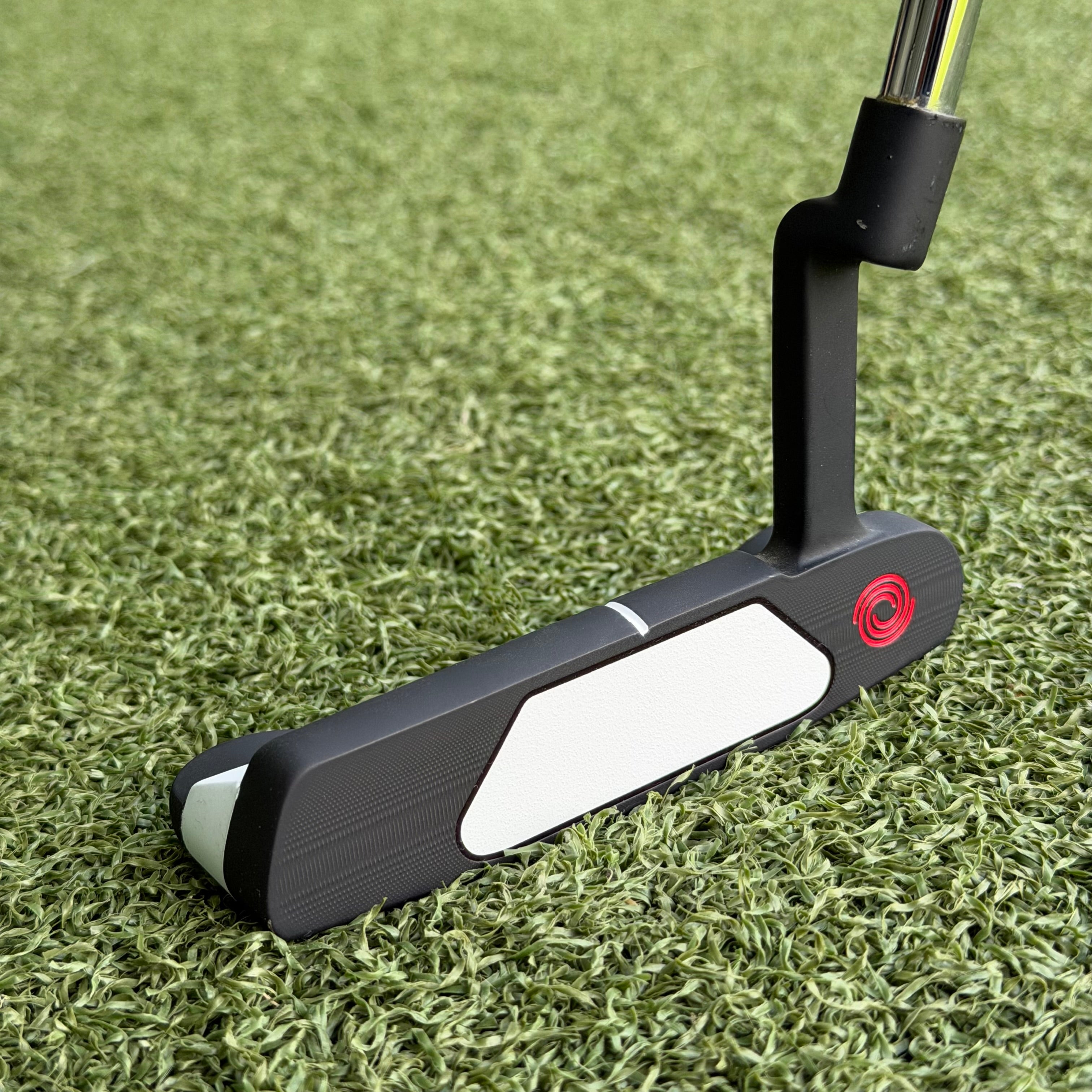 Odyssey White Hot Versa ONE Putter / 34 Inch – Preowned Golf