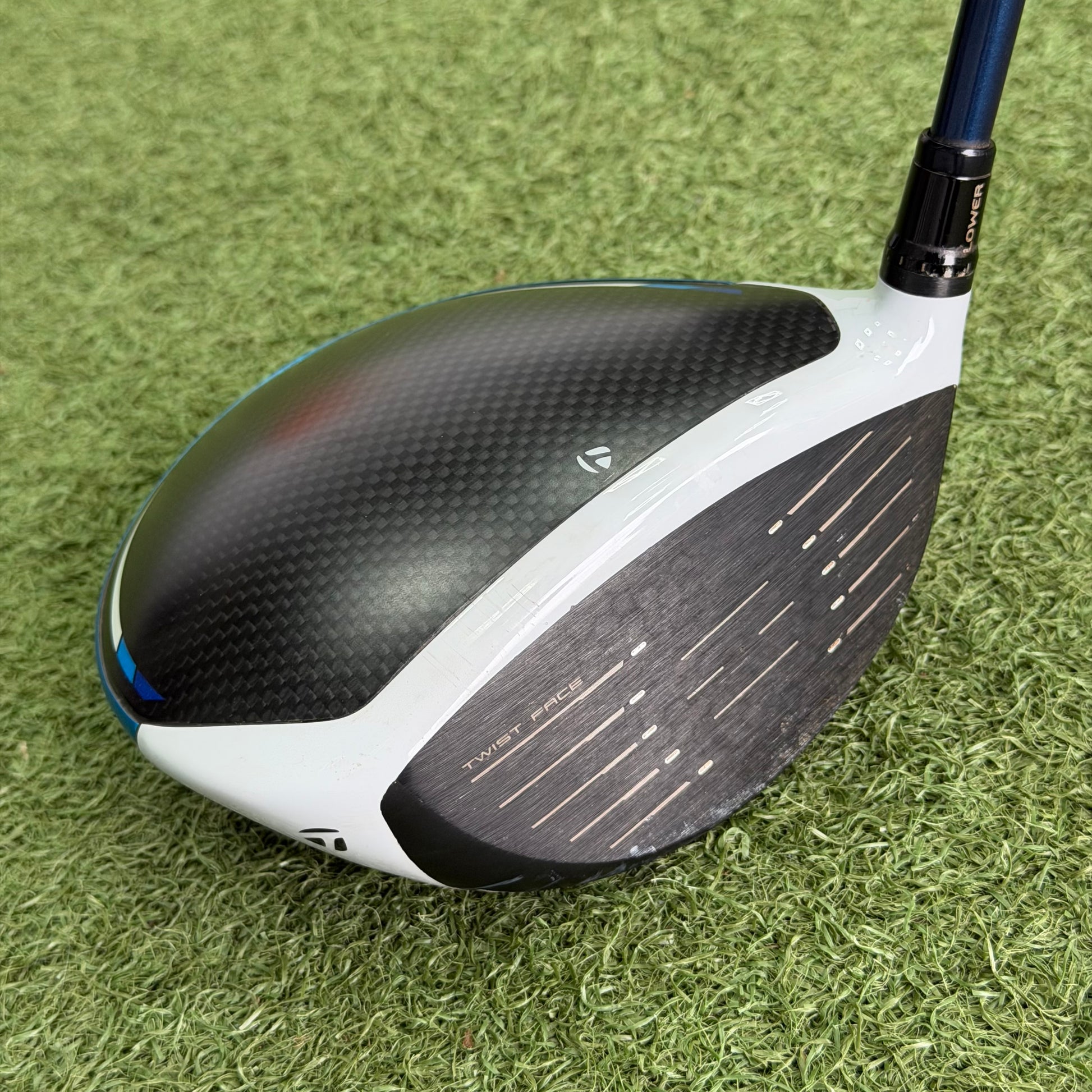 TaylorMade SIM2 Max Driver / 10.5 Degree / Regular Flex - Pre Owned Golf 