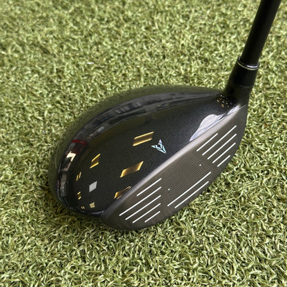 XXIO Black #4 Fairway / 16.5 Degree / Stiff Flex