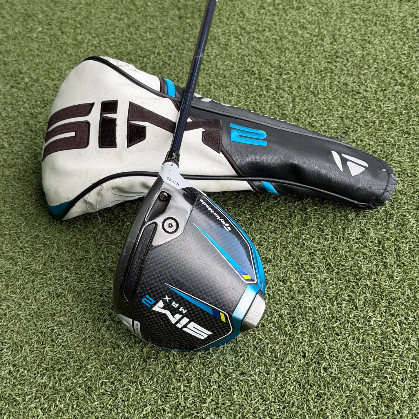 TaylorMade SIM2 Max Driver / 10.5 Degree / Regular Flex