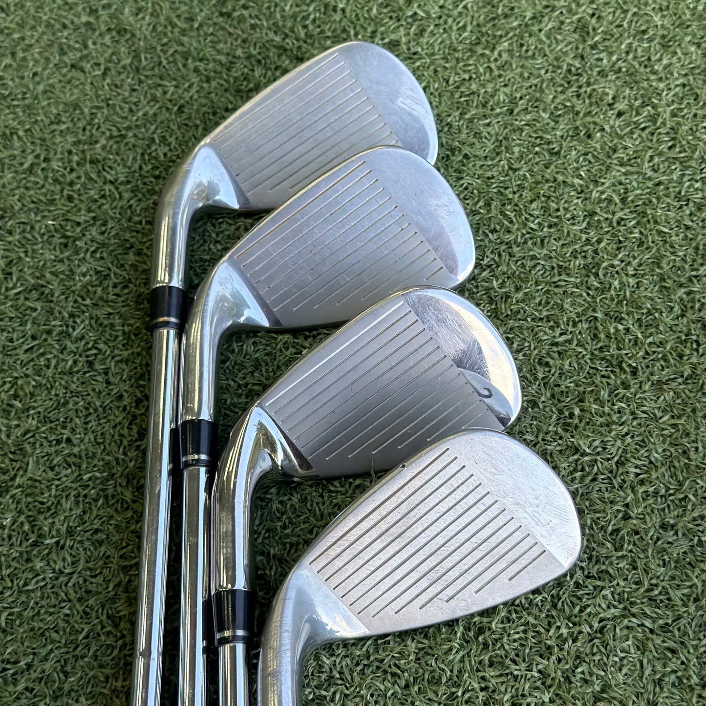 Wilson Staff D7 Iron Set / 5-PW+GW+SW / Regular Flex