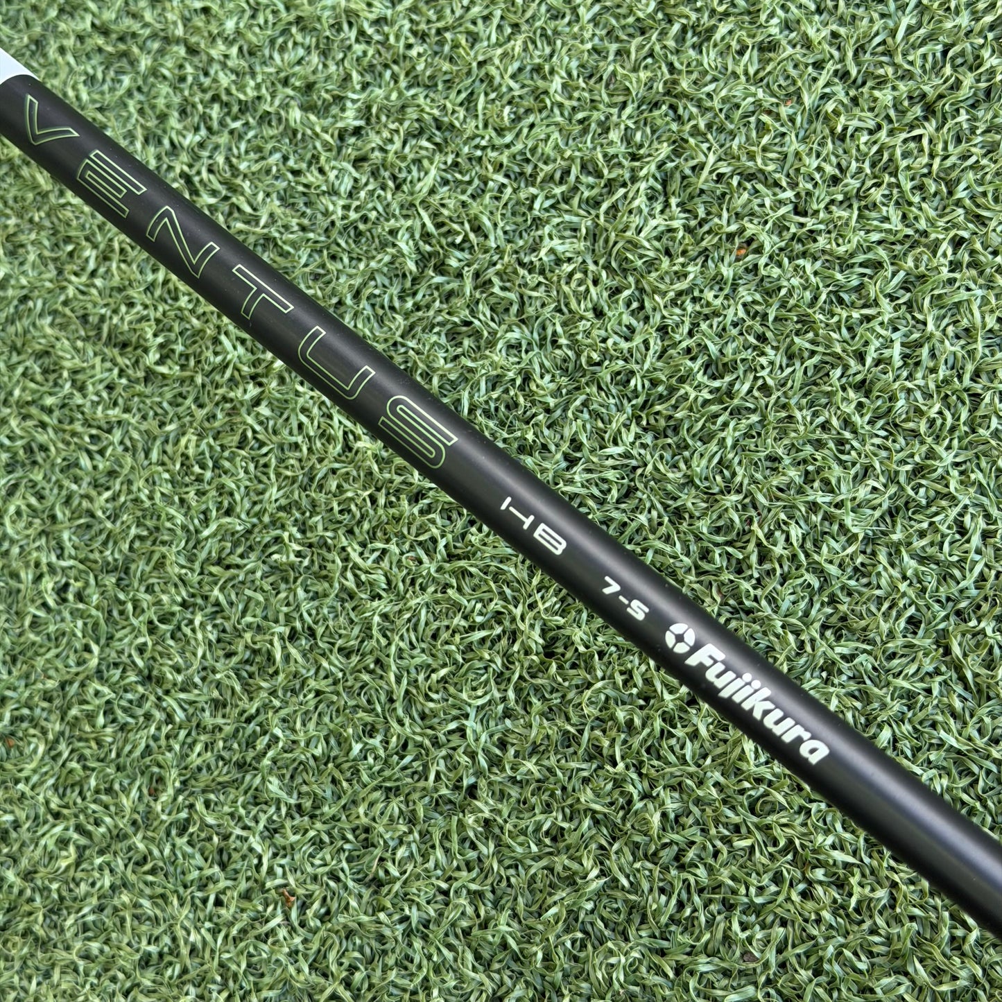 TaylorMade Qi35 #4 Hybrid / 22 Degree / Stiff Flex