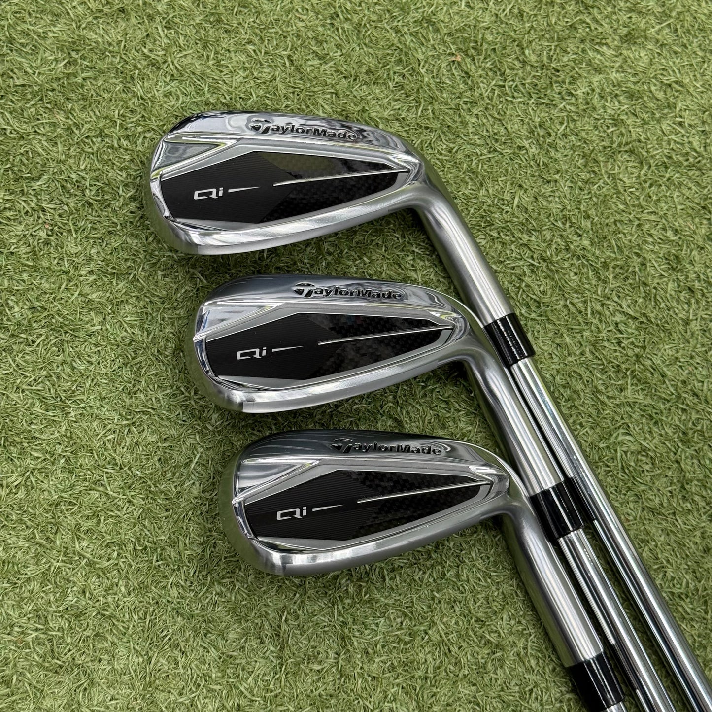 TaylorMade Qi Iron Set / 5-AW / Stiff Flex