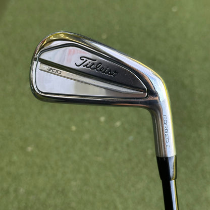 Titleist T200-U #2 Utility Iron / 17 Degree / Stiff Flex