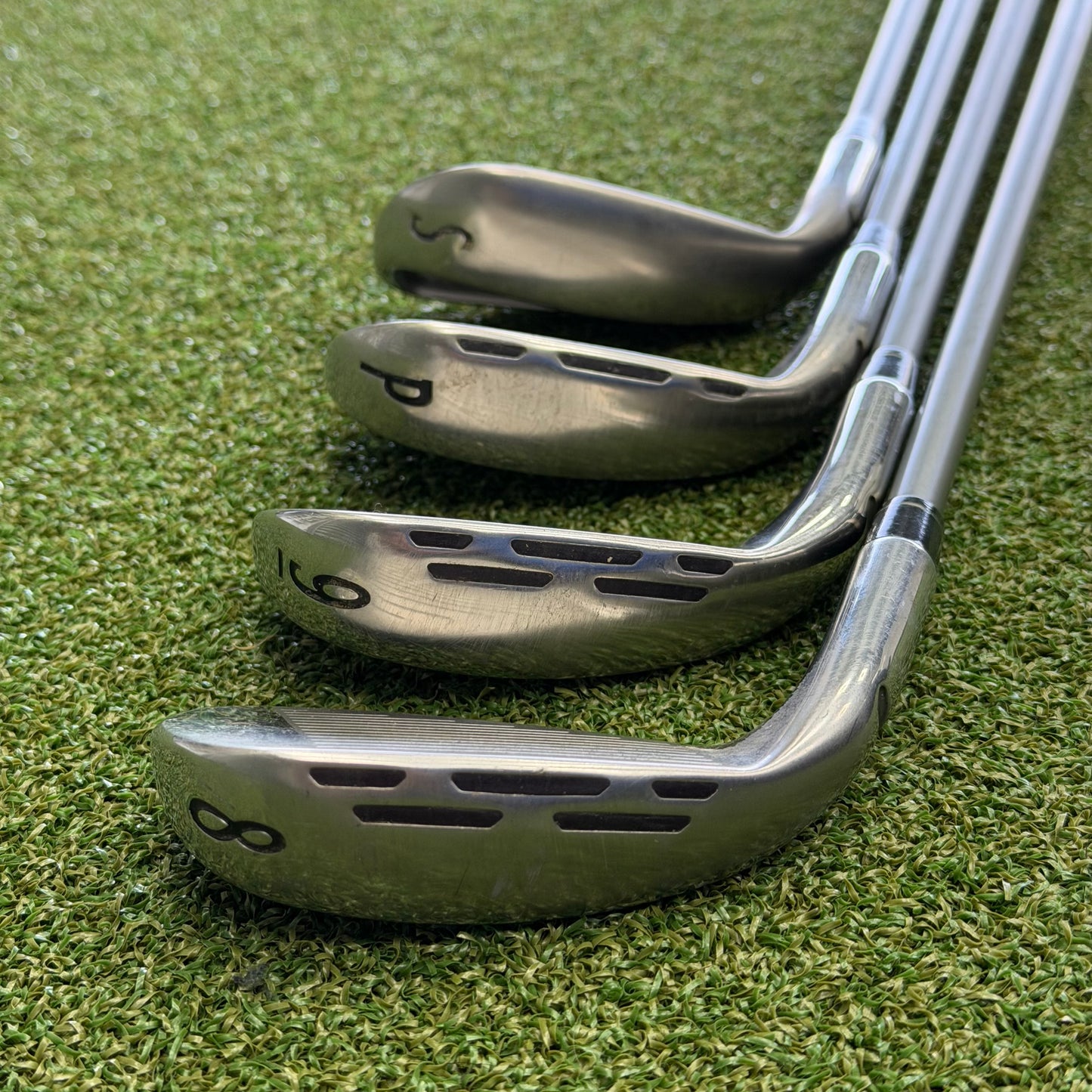 Wilson D7 Golf Iron Set / 8-SW / Senior Flex