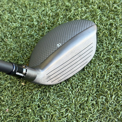 TaylorMade Qi35 #4 Hybrid / 22 Degree / Regular Flex / Left Handed