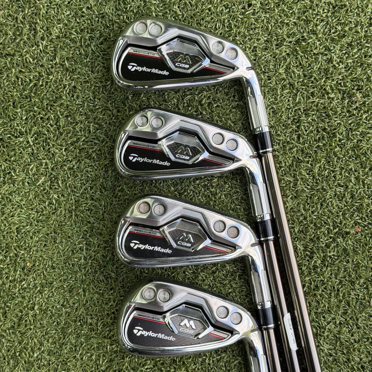 TaylorMade M CGB (2017) Iron Set / 5-SW / Regular Flex Graphite Shafts