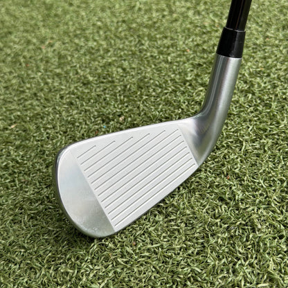 Titleist T250U #4 Utility Iron / 22 Degree / Regular Flex HZRDUS RDX Smoke