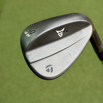 TaylorMade Milled Grind 5 Charcoal SB Gap Wedge / 50 Degree