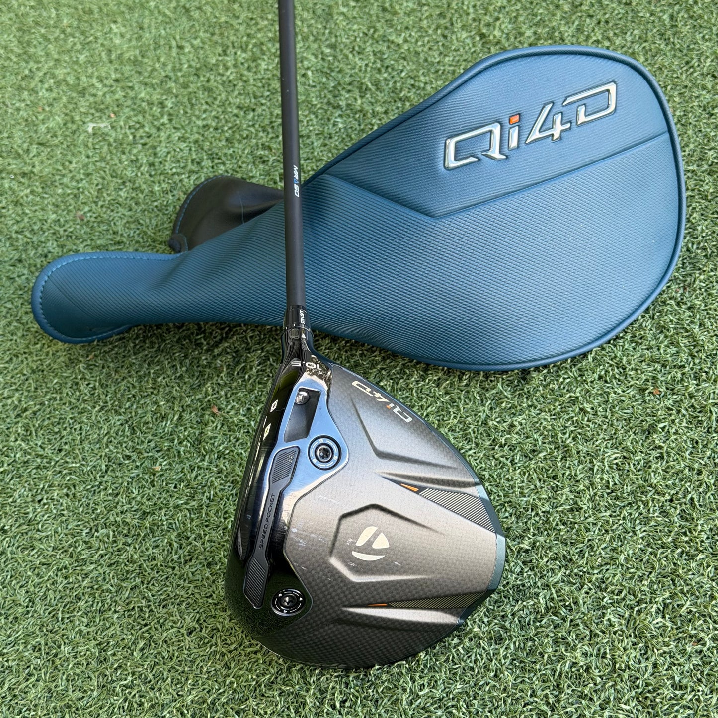TaylorMade Qi4D Golf Driver / 10.5 Degree / Regular Flex REAX 50