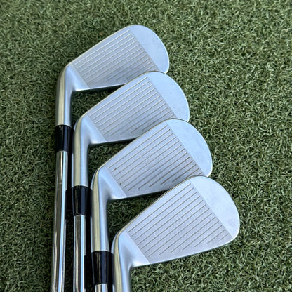 Mizuno JPX 925 Forged Iron Set / 4-PW / Stiff Flex - Pre Owned Golf 