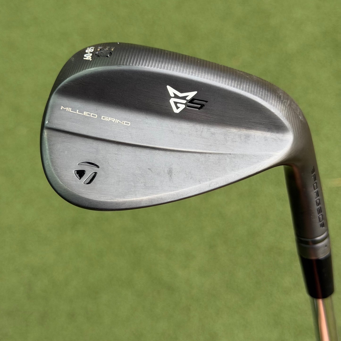 TaylorMade Milled Grind 5 Charcoal SB Gap Wedge / 50 Degree
