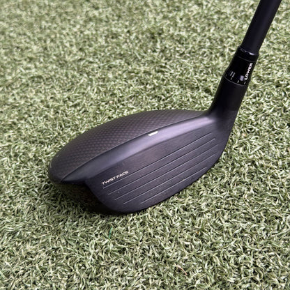 TaylorMade Qi4D #4 Hybrid / 22 Degree / Regular Flex - Pre Owned Golf 