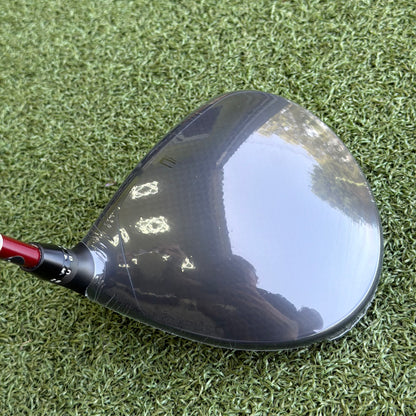 Cobra DS-Adapt Max D Golf Driver / 10.5 Degree / Regular Flex - Pre Owned Golf 