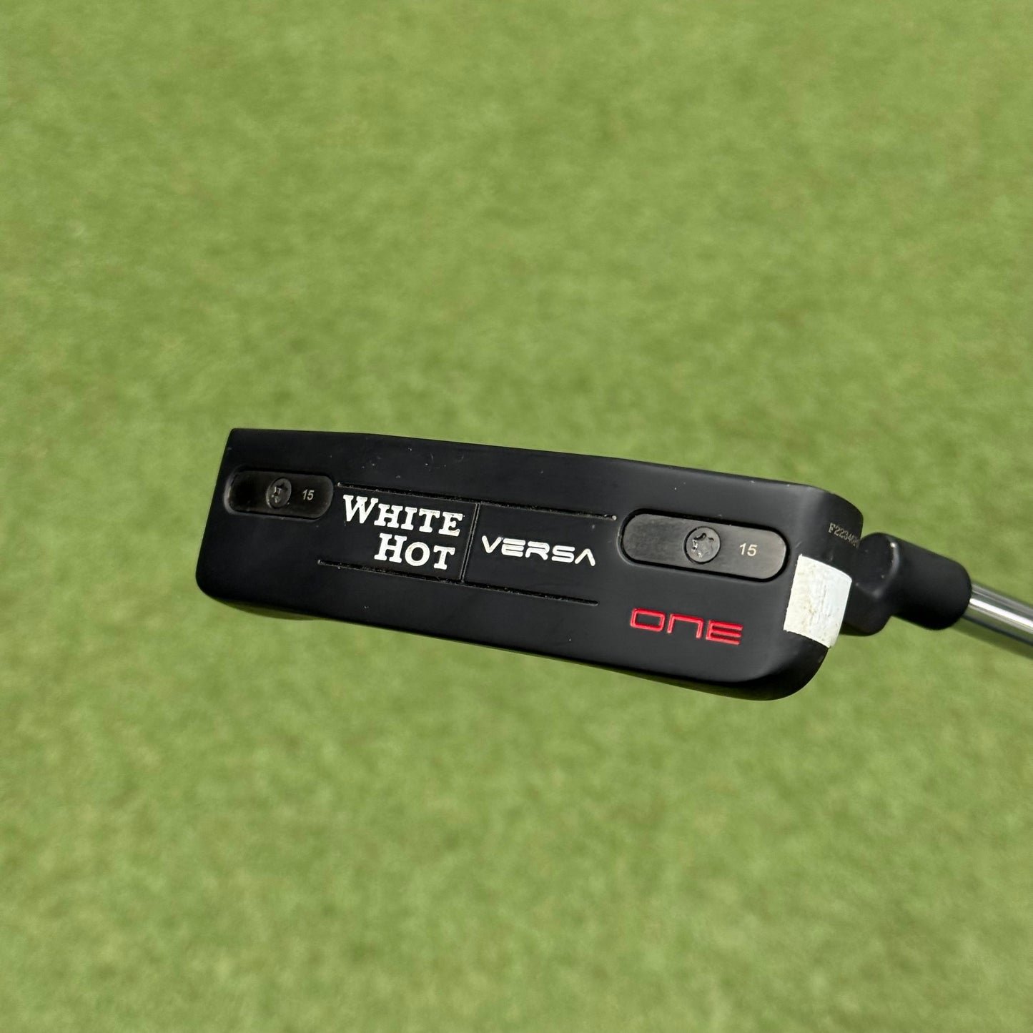 Odyssey White Hot Versa One / 34 Inch