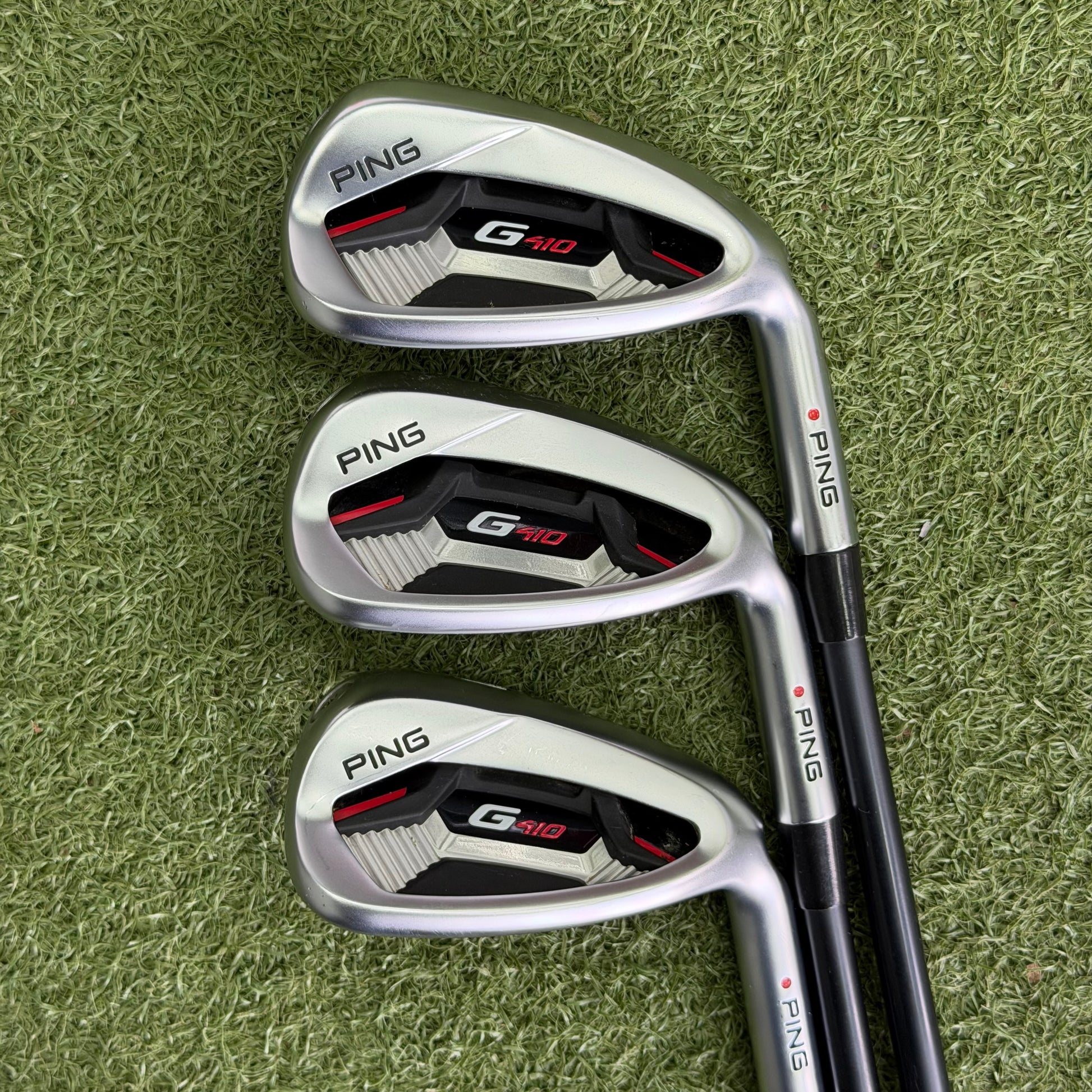 PING G410 Golf Iron Set / 6-PW+UW / Red Dot / Soft Regular Graphite Flex - Pre Owned Golf 