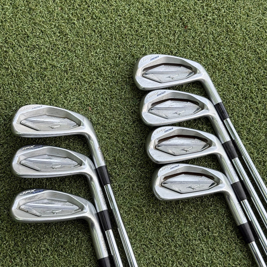 Mizuno JPX 900 Forged Iron Set / 4-PW / Regular Flex