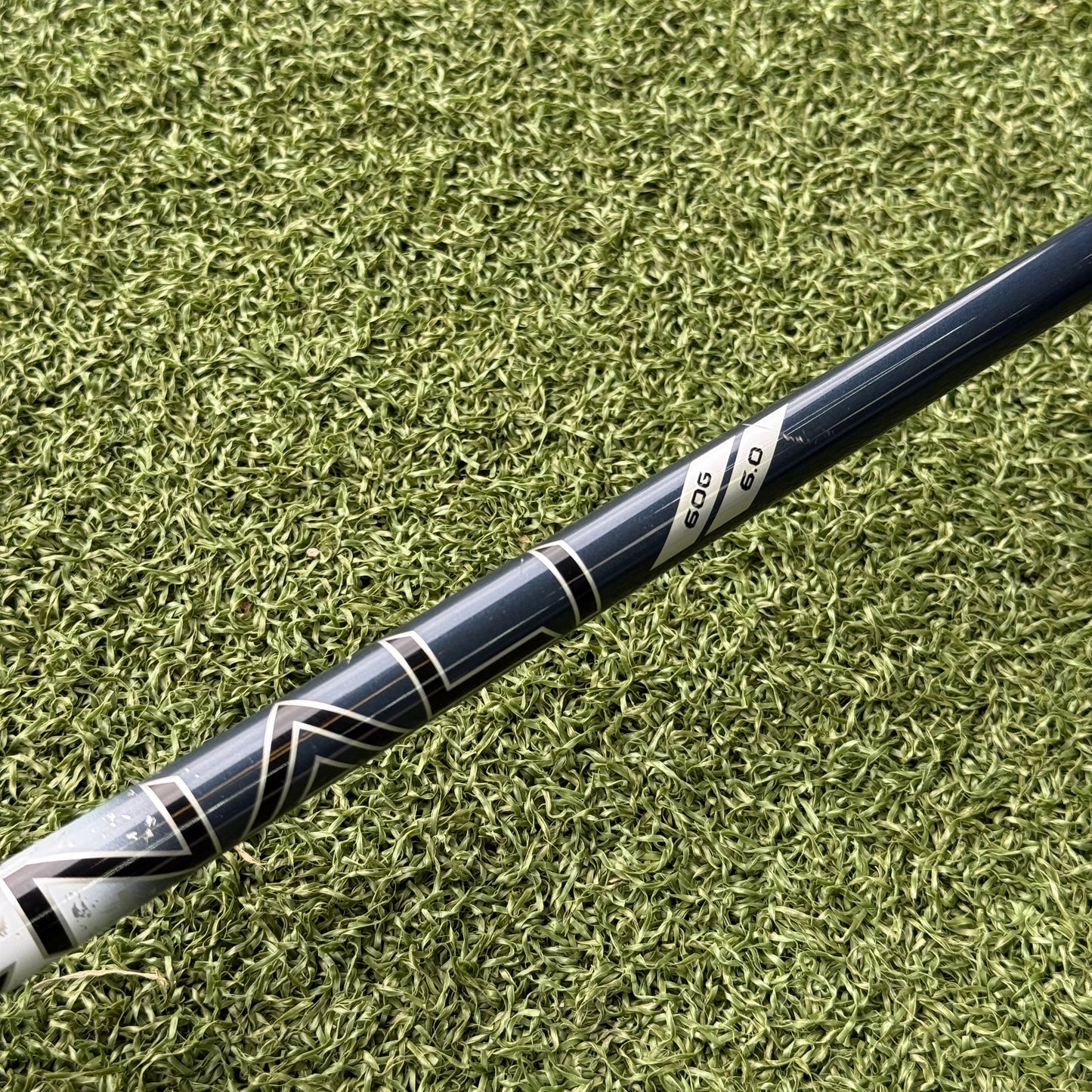 Cobra DS-Adapt LS Golf Driver / 10.5 Degree / Stiff Flex