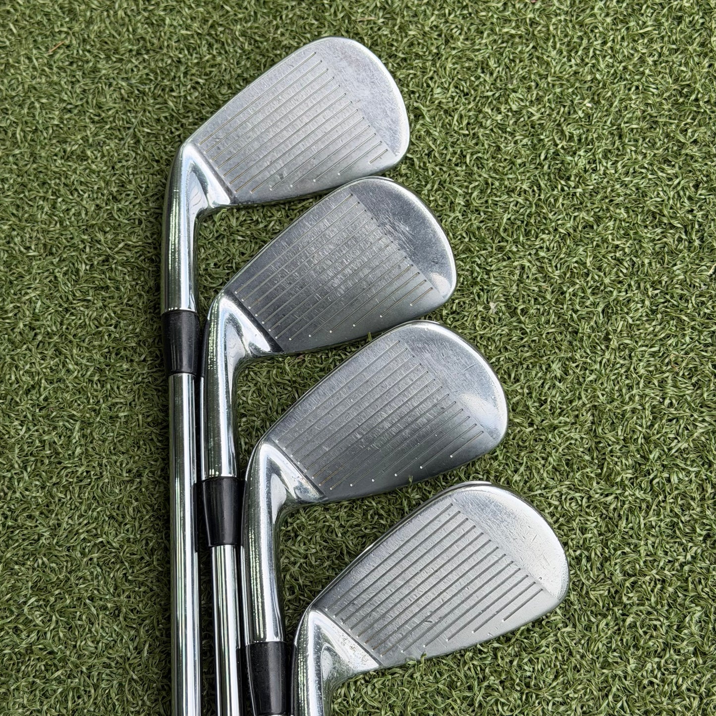 Titleist AP2 (712) Golf Iron Set / 4-PW+W / Stiff Flex