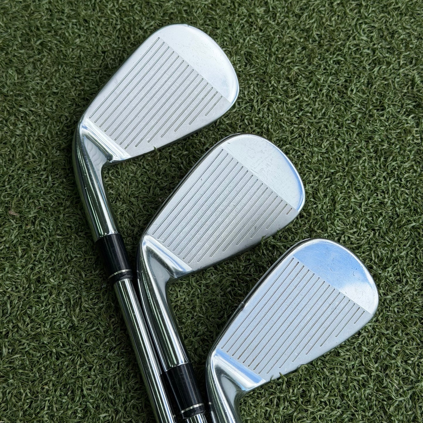 TaylorMade R11 Golf Iron Set / 4-PW / Stiff Flex
