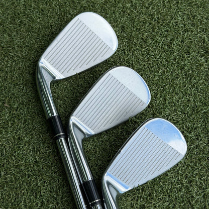 TaylorMade R11 Golf Iron Set / 4-PW / Stiff Flex - Pre Owned Golf 