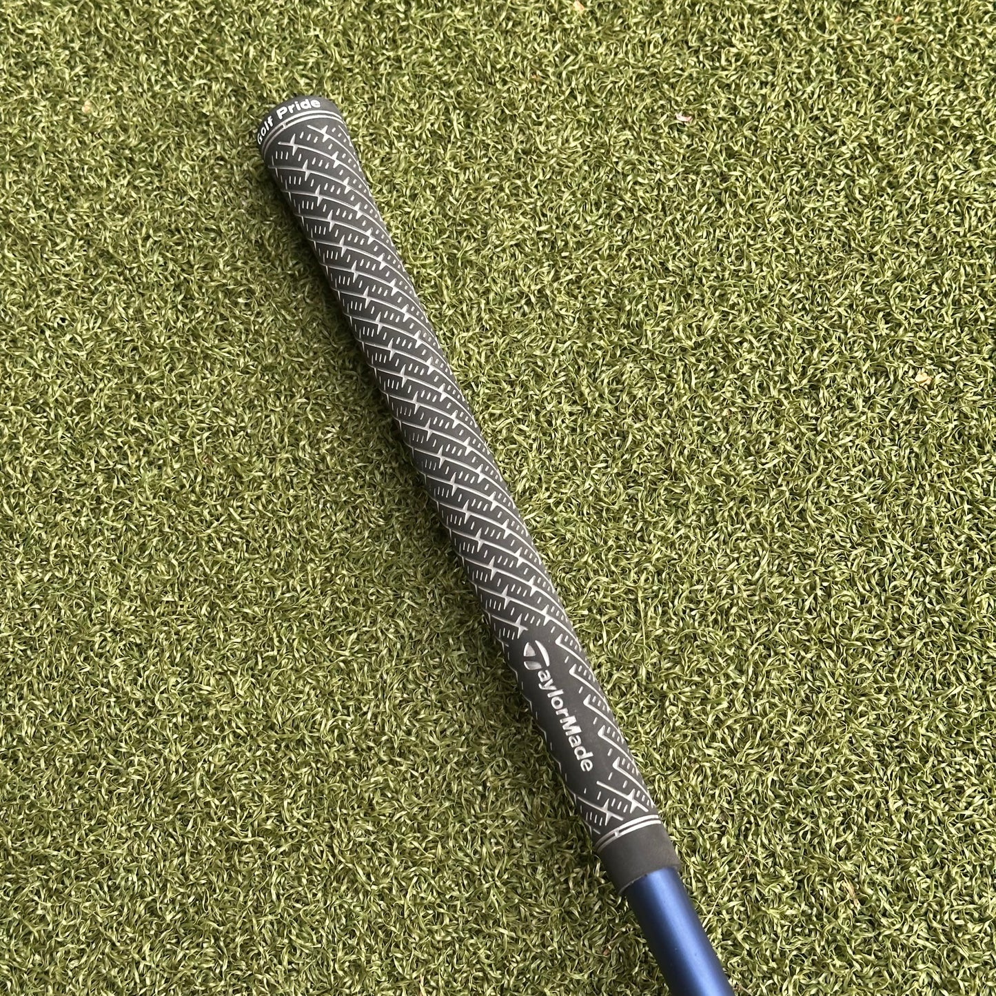 TaylorMade Qi35 #4 Hybrid / 22 Degree / Stiff Flex