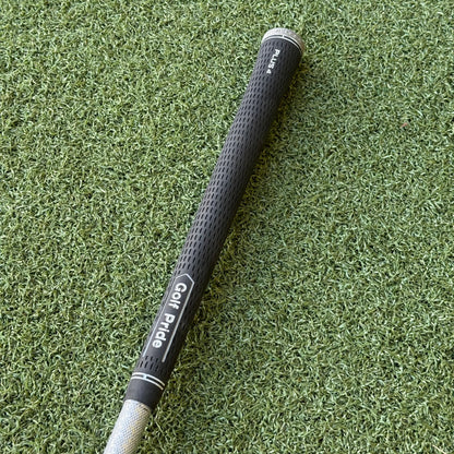 Titleist 915 D2 Golf Driver / 9.5 Degree / Stiff Flex