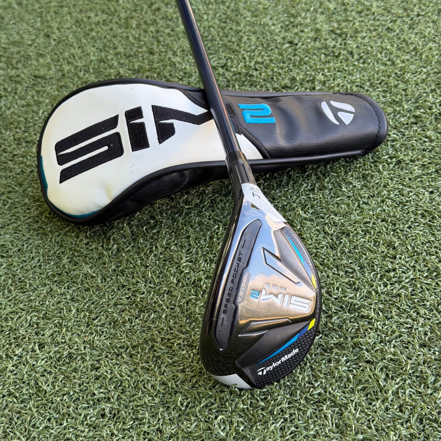 TaylorMade SIM2 Max #4 Hybrid / 22 Degree / Regular Flex