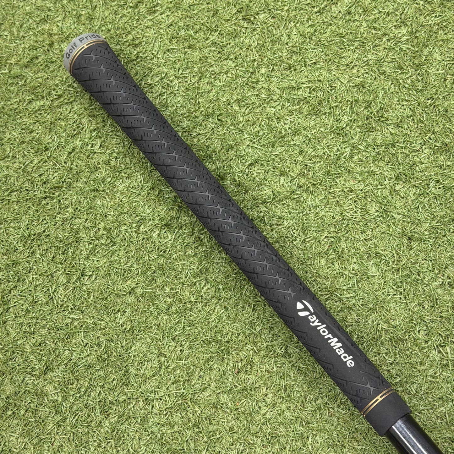 TaylorMade Qi35 Golf Driver / 10.5 Degree / Regular Flex