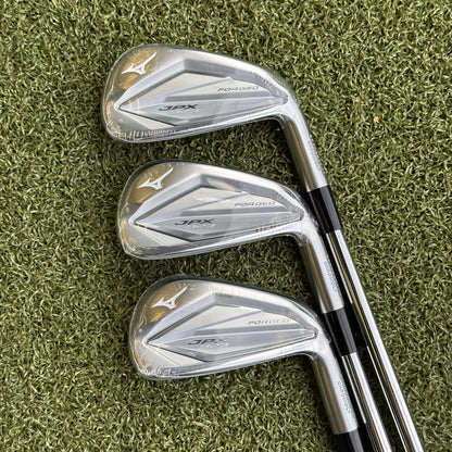 Mizuno JPX 923 Forged Iron Set / 5-PW / Stiff Flex
