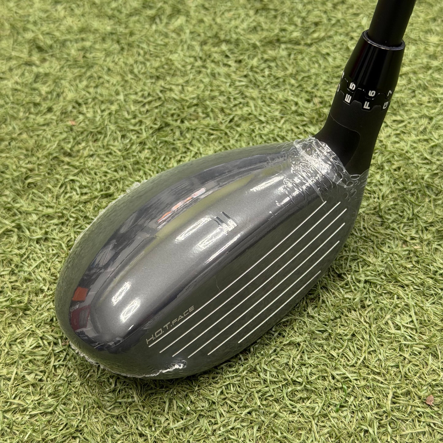 Cobra DS-Adapt #4 Hybrid / 21 Degree / Stiff Flex